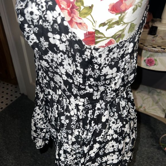 Express Floral Tank Top - Picture 2 of 4